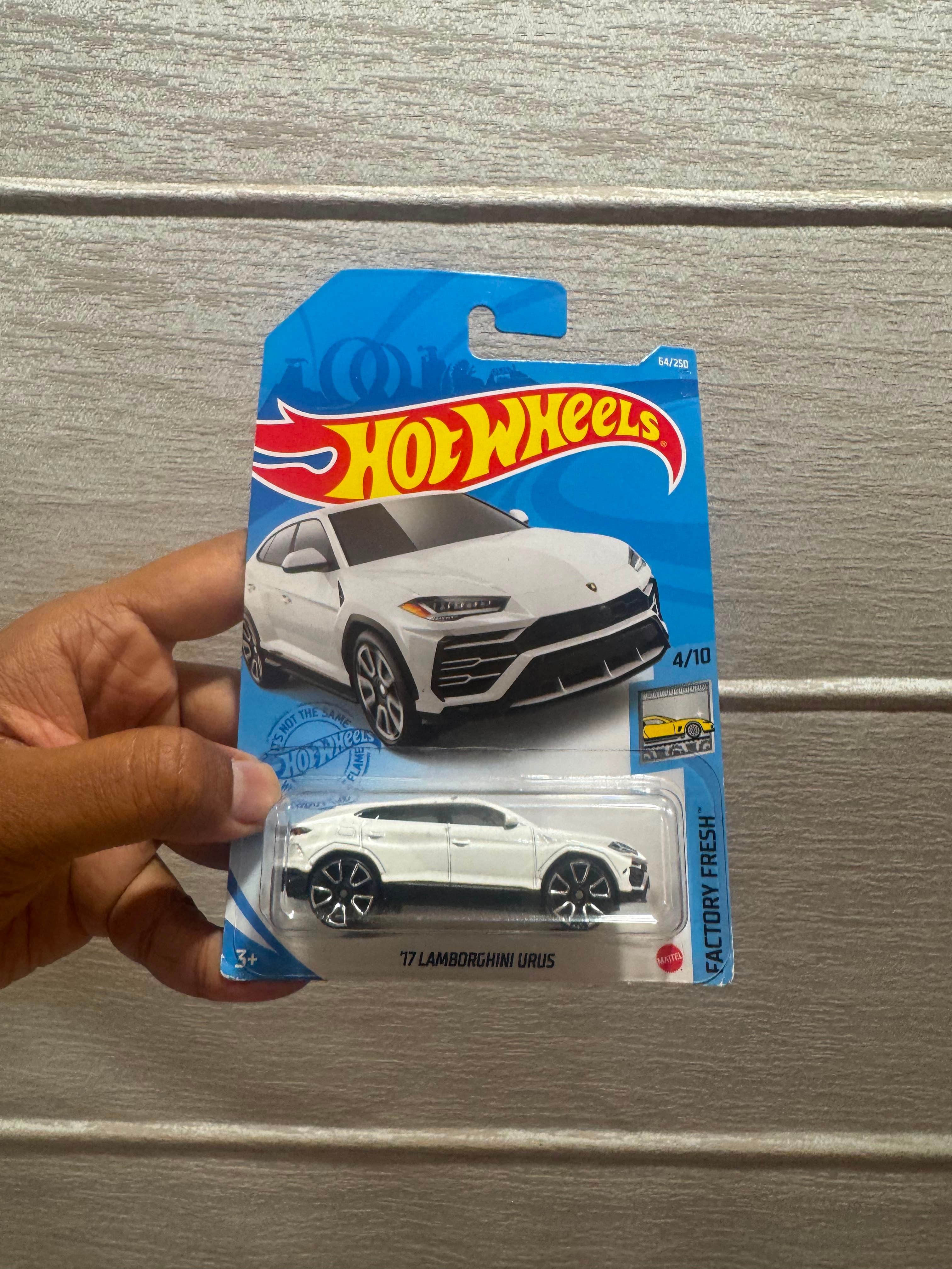 17 lamborghini Urus